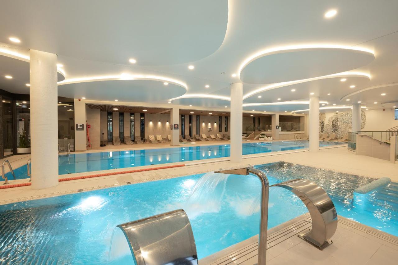 Polanki Aqua Apartment With Parking By Renters Prestige Kołobrzeg Kültér fotó