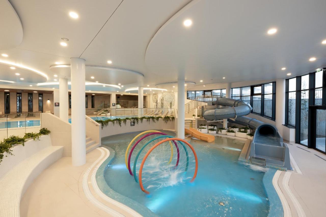 Polanki Aqua Apartment With Parking By Renters Prestige Kołobrzeg Kültér fotó