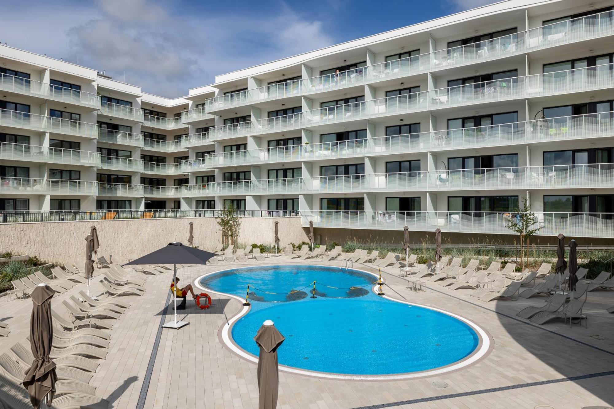 Polanki Aqua Apartment With Parking By Renters Prestige Kołobrzeg Kültér fotó